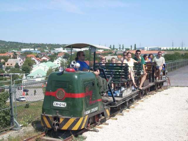 Bözsivonat a viadukton